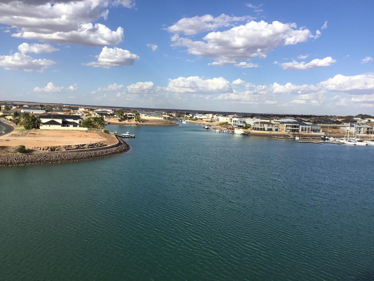 Wallaroo Marina Waterfront Luxe Apartment Bagian luar foto